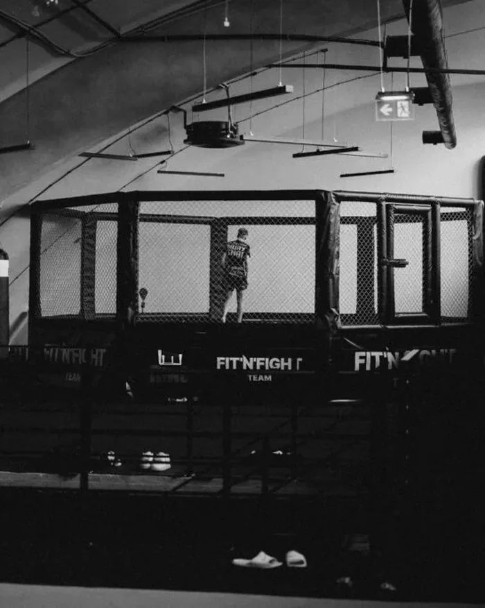 Klatka MMA w sali Fit'N'Fight w Łodzi